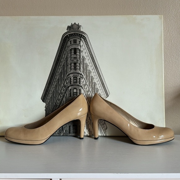 EUC Stuart Weitzman - Picture 5 of 8